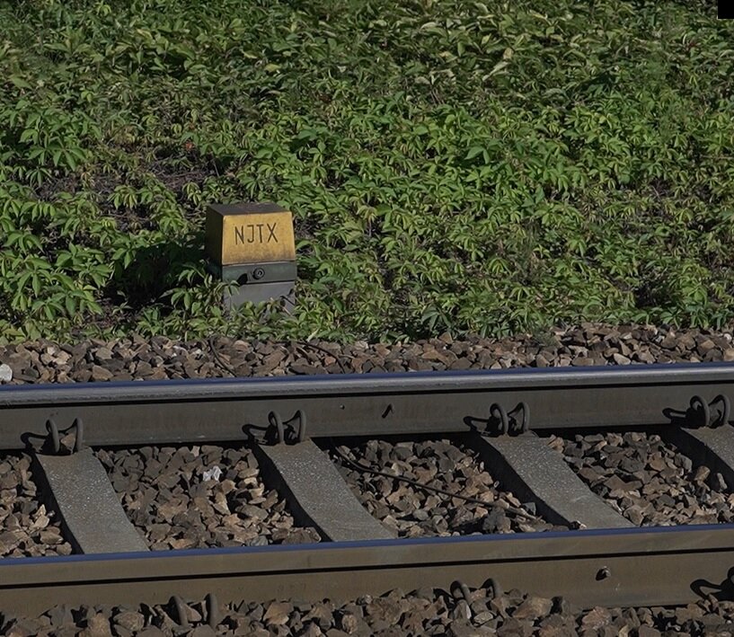 Ilustracja przedstawiająca skrzynkę przytorową. 