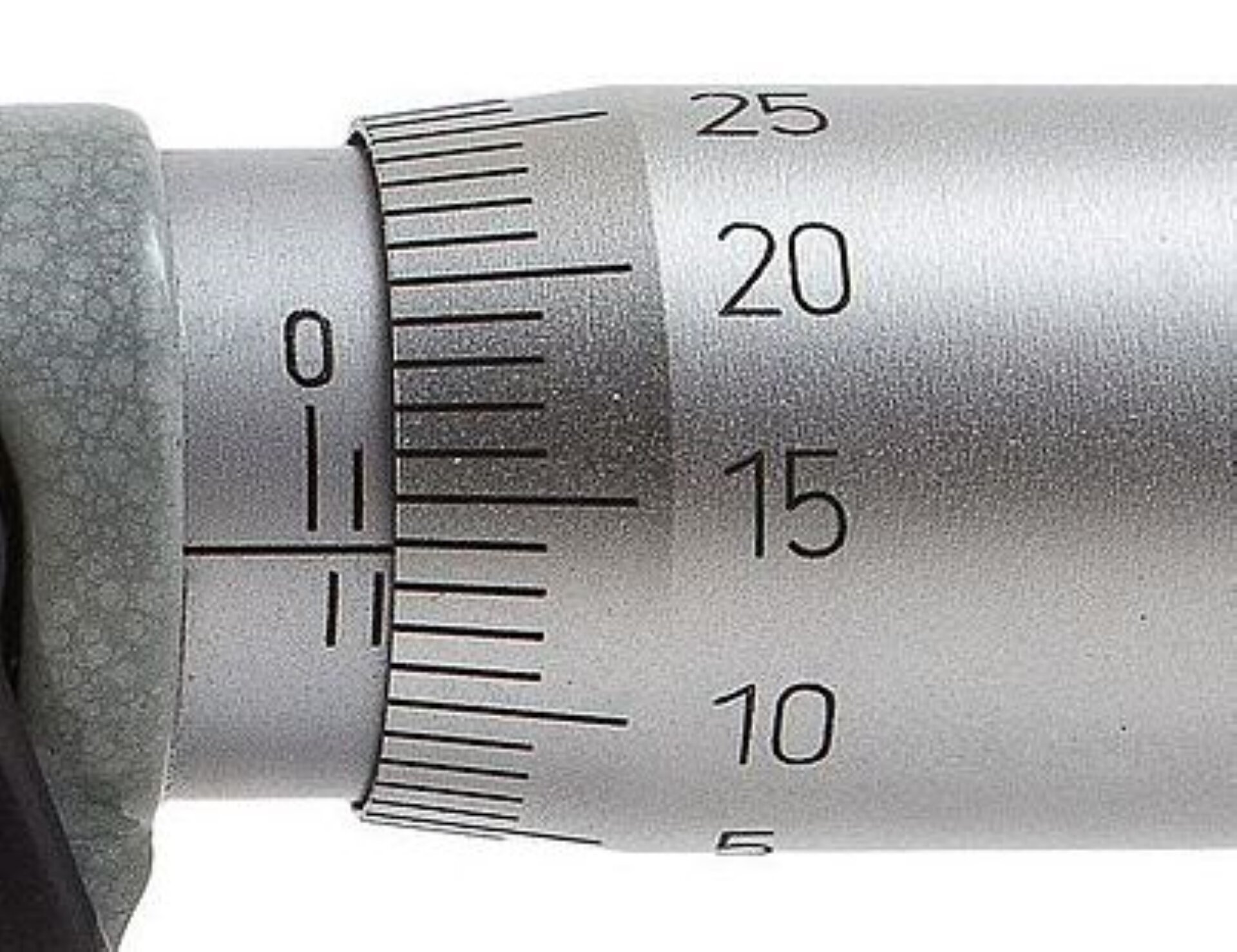 Ćwiczenie alternatywne. Odpowiedz słownie na pytanie:Jaka jest precyzja śruby mikrometrycznej, w której jeden obrót podzielony jest na pięćdziesiąt części? a. jeden milimetr b. pół milimetra c. dwie setne milimetra d. jedna setna milimetra  poprawna odpowiedź: d