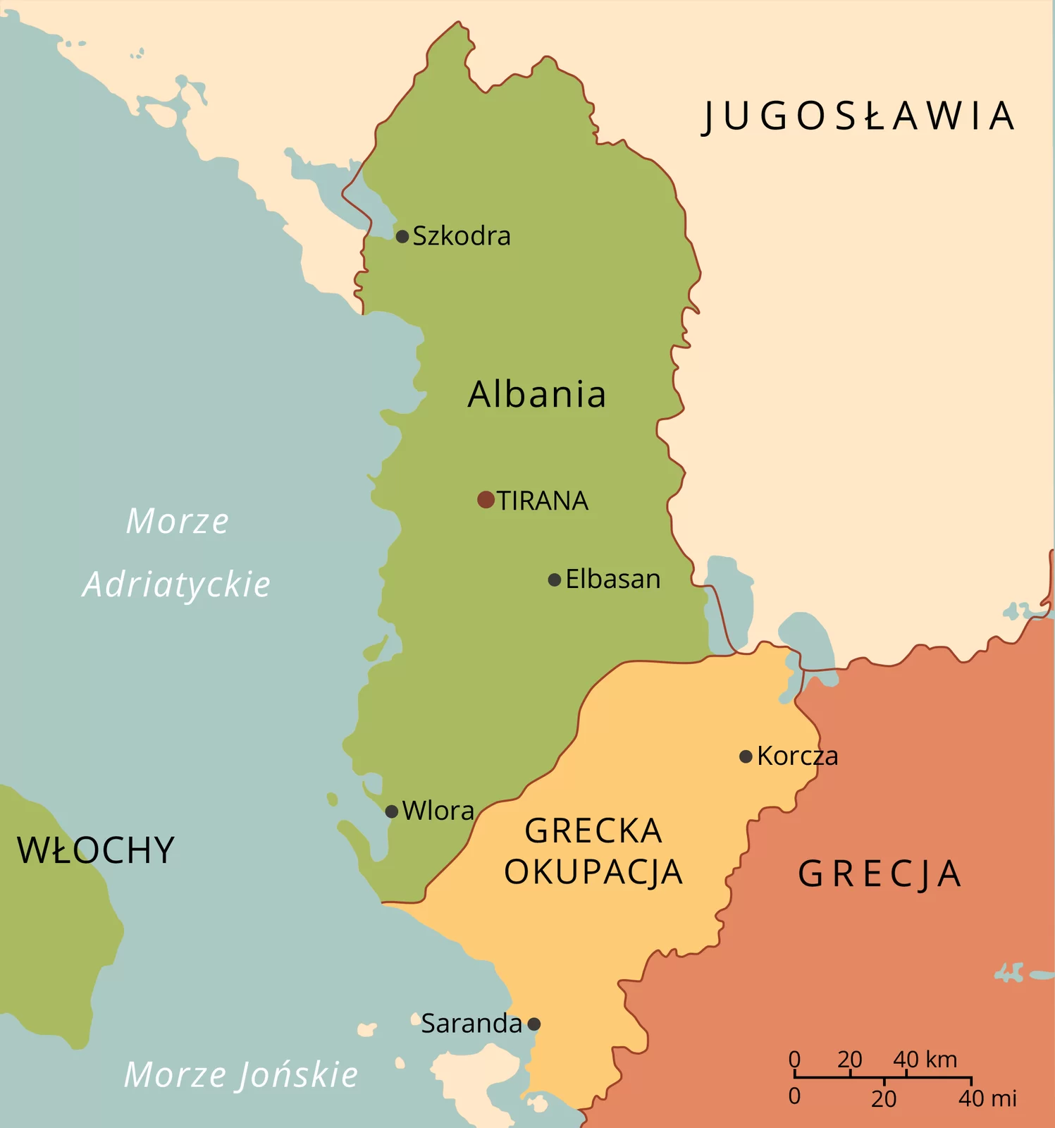 Mapa przedstawia na północy Jugosławię oraz Albanię z miastami Szkodra, Tirana, Elbasan i Wlora. Na południu jest Grecja oraz obszar greckiej okupacji z miastami Saranda i Korcza. Obszar greckiej okupacji znajduje się między Grecją a Albanią. Na zachodzie jest Morze Adriatyckie i Morze Jońskie, a także fragment Włoch.