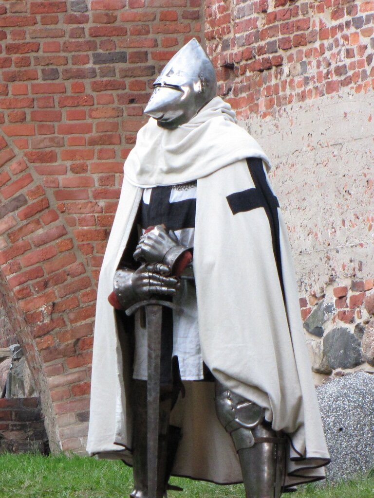 Tak wyglądali rycerze zakonu krzyżackiego Tak wyglądali rycerze zakonu krzyżackiego Źródło: Marcin Polak, Wikimedia Commons, licencja: CC BY 2.0.