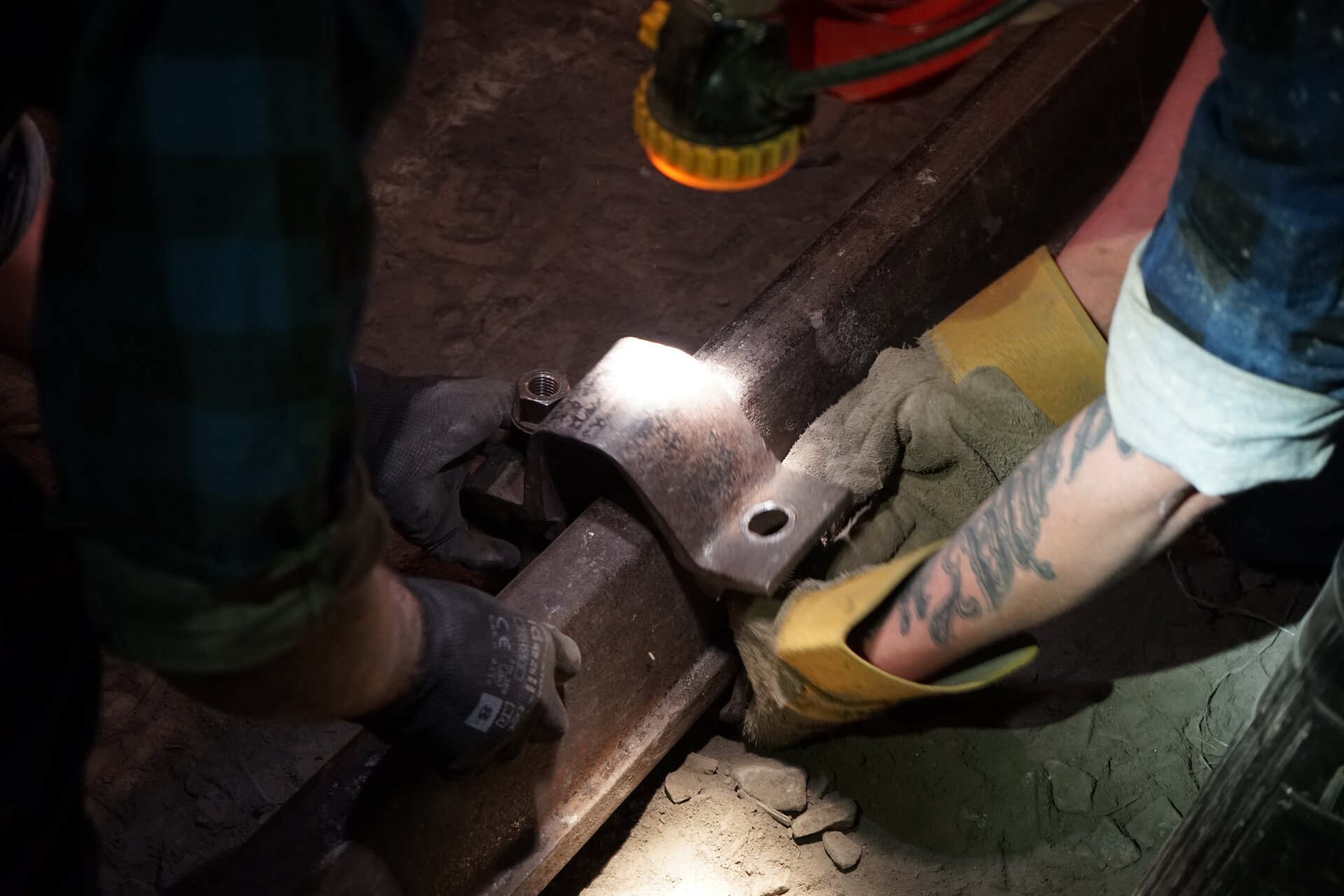 Kształtownik zakładany na stojak SV