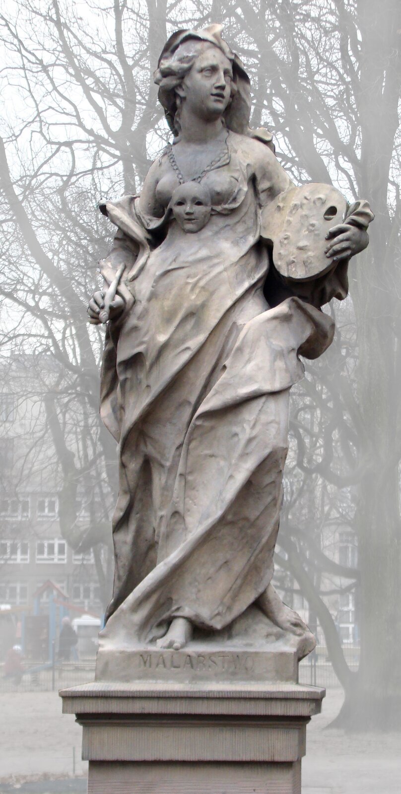 Ilustracja przedstawia rzeźbę Plerscha pt.: "Malarstwo". Przedstawia stojącą kobietę na postumencie z napisem "Malarstwo".Kobieta jest ubrana w bogato udrapowaną szatę dynamicznie układającą się od pasa w dół. Kobieta w jednej ręce trzyma pędzel, w drugiej - paletę malarską. Na szyi na grubym łańcuchu, pomiędzy nagimi piersiami, ma zawieszoną maskę. Głowa kobiety jest zwrócona w lewą stronę, patrzy w dal.