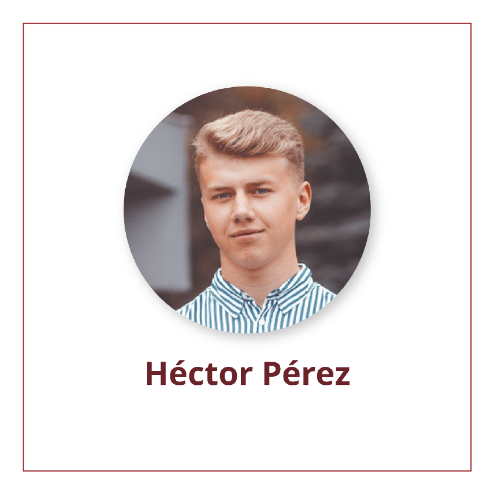 Portret blond chłopaka w koszuli Héctor Pérez. 