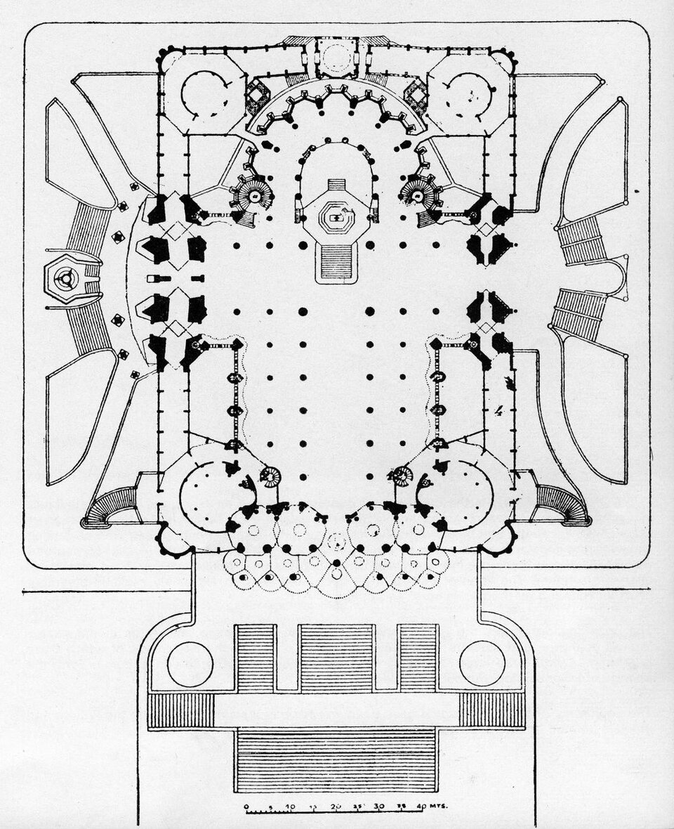 Ilustracja przedstawia rzut poziomy dużej świątyni Sagrada Familia w Barcelonie. Centralną część zajmuje szeroka nawa główna, podzielona rytmicznie szeregiem gęsto rozmieszczonych kolumn. Po obu stronach nawy widoczne są węższe nawy boczne, również wyznaczone liniami kolumn i ścian. W górnej części planu znajduje się półkolista przestrzeń prezbiterium, otoczona kilkoma mniejszymi kaplicami rozmieszczonymi promieniście. Dolna część rysunku pokazuje wejście główne, poprzedzone schodami i szerokim podejściem prowadzącym do wnętrza. Układ przestrzeni został przedstawiony tak, aby wyraźnie ukazać wzajemne powiązania między częściami świątyni: główna nawa prowadzi ku prezbiterium, równoległe nawy boczne tworzą jej ramy, a kaplice otaczające część ołtarzową domykają kompozycję całego założenia.