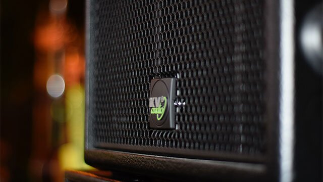 Stosowanie efektu na szynie równoległej (Send)