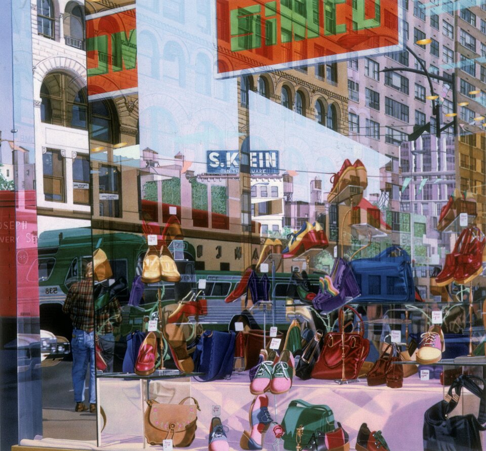 Ilustracja przedstawia obraz Dona Eddy,„Nowe buty dla H”. Na obrazie jest witryna sklepu z galanterią, w której na stojakach wyeksponowane są różne modele i kolory butów oraz torebek. Sklep znajduje się w mieście. W szybie wystawy odbijają się wysokie budynki z dużą ilością okien, duży biało‑zielony samochód ciężarowy, neon z nazwą firmy widniejący na sąsiednim budynku, a także stojącą tyłem postać mężczyzny. Obraz namalowany został bardzo realistycznie, z dbałością o szczegóły. Artysta oddał dokładnie ozdoby znajdujące się na wyeksponowanych butach, okucia torebek, szprosy w oknach budynków czy kratę na koszuli mężczyzny odbijającego się w szybie. Dzieło przypomina dwie fotografie nałożone na siebie, które się wzajemnie przenikają.