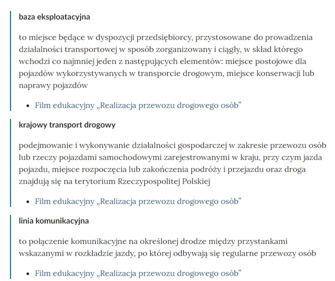 Zrzut ekranu przedstawia kilka pojęć ze Słownika. Konstrukcja jest następująca: pojęcie, poniżej jego wyjaśnienie, a pod nim znajduje się link, po którego kliknięciu użytkownik przenosi się do rozdziału w tym materiale, w którym dane pojęcie jest wykorzystywane. Linków może być jeden lub kilka, w zależności od tego, w ilu rozdziałach użyto pojęcia.