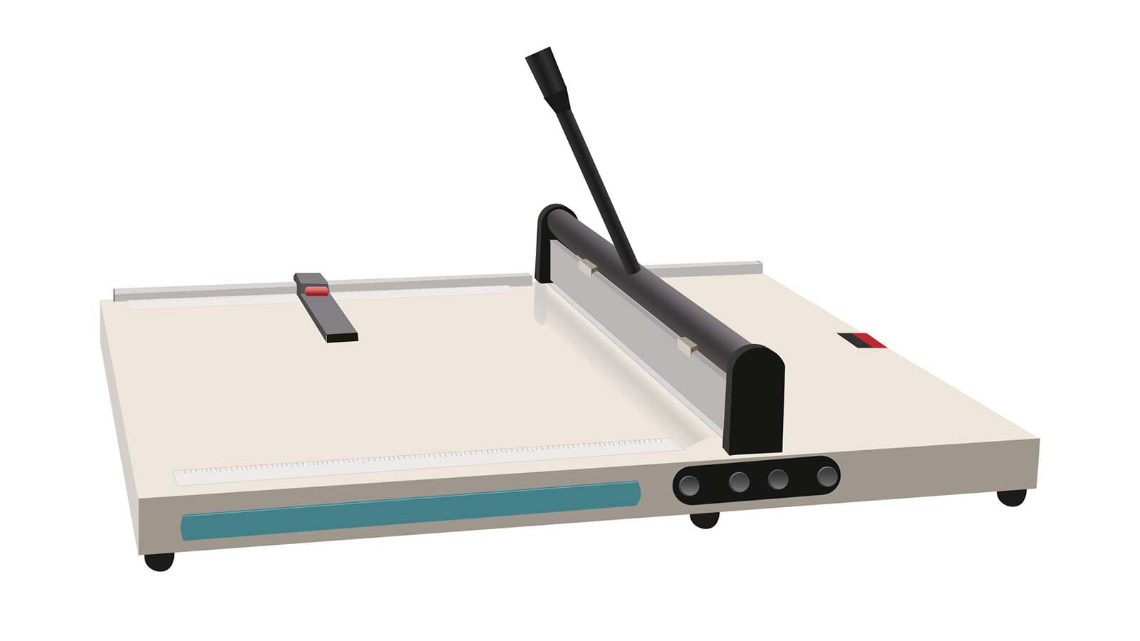 Grafika przedstawia bigówkę. Jej podstawą jest metalowy, biały blat roboczy, na który kładzie się materiał do zbigowania. Frontowa część podstawy wyposażona jest w cztery przyciski. Nad blatem roboczym znajduje się ruchoma stalowa belka na której zamontowana jest wkładka przegniatająca, do której od góry  przymocowany jest uchwyt do bigowania.