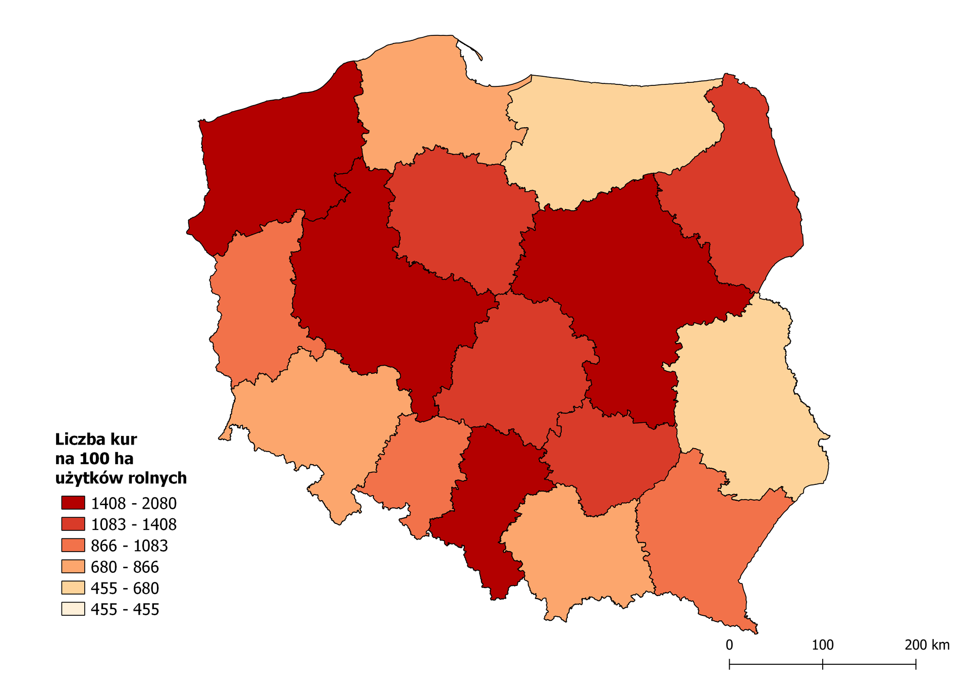 Mapa Polski przedstawia liczbę kur na 100 hektarów użytków rolnych. Od 1408 do 2080 sztuk wystąpiło w województwie zachodniopomorskim, wielkopolskim, mazowieckim i śląskim. Od 1083 do 1408 sztuk wystąpiło w województwie podlaskim, kujawsko pomorskim, łódzkim i świętokrzyskim. Od 866 do 1083 sztuk wystąpiło w województwie lubuskim, opolskim i podkarpackim. Od 680 do 866 sztuk wystąpiło w województwie pomorskim, dolnośląskim i małopolskim. Od 455 do 680 sztuk wystąpiło w województwie lubelskim i warmińsko mazurskim.