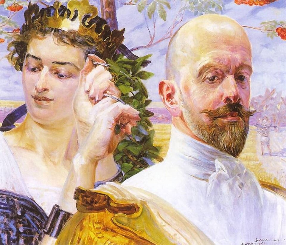 Ilustracja przedstawia obraz  „Autoportret z Polonią”, autorstwa Jacka Malczewskiego. Obraz przedstawia dwoje ludzi ukazanych na tle jasnego, stylizowanego pejzażu. Po lewej stronie znajduje się kobieta w białej sukni, z jasnymi włosami ozdobionymi złotą koroną i zielonym wieńcem. Trzyma uniesioną dłoń przy twarzy. Po prawej stronie widoczny jest mężczyzna z rudawą brodą i podkręconymi wąsami, ubrany w białą szatę. Ma poważny, skupiony wyraz twarzy. W tle znajdują się jasne pola, drzewa i rośliny z czerwonymi owocami. Obraz utrzymany jest w jasnej, pastelowej kolorystyce, z dominacją bieli, błękitu, zieleni i złocistych żółcieni. 