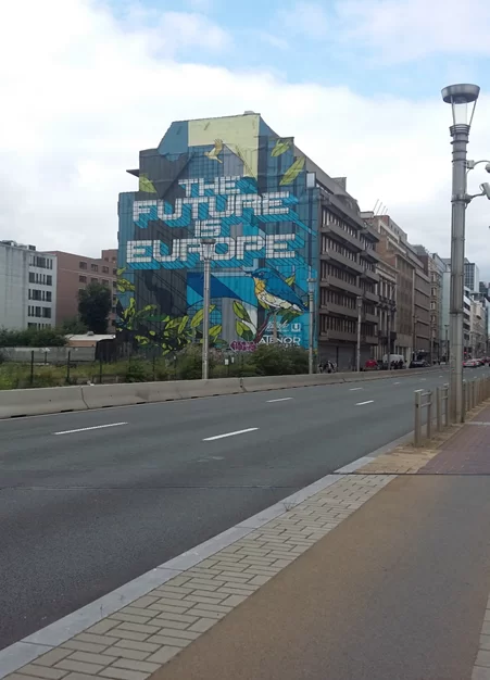 Zdjęcie 1. Graffiti w Brukseli „The Future is Europe”