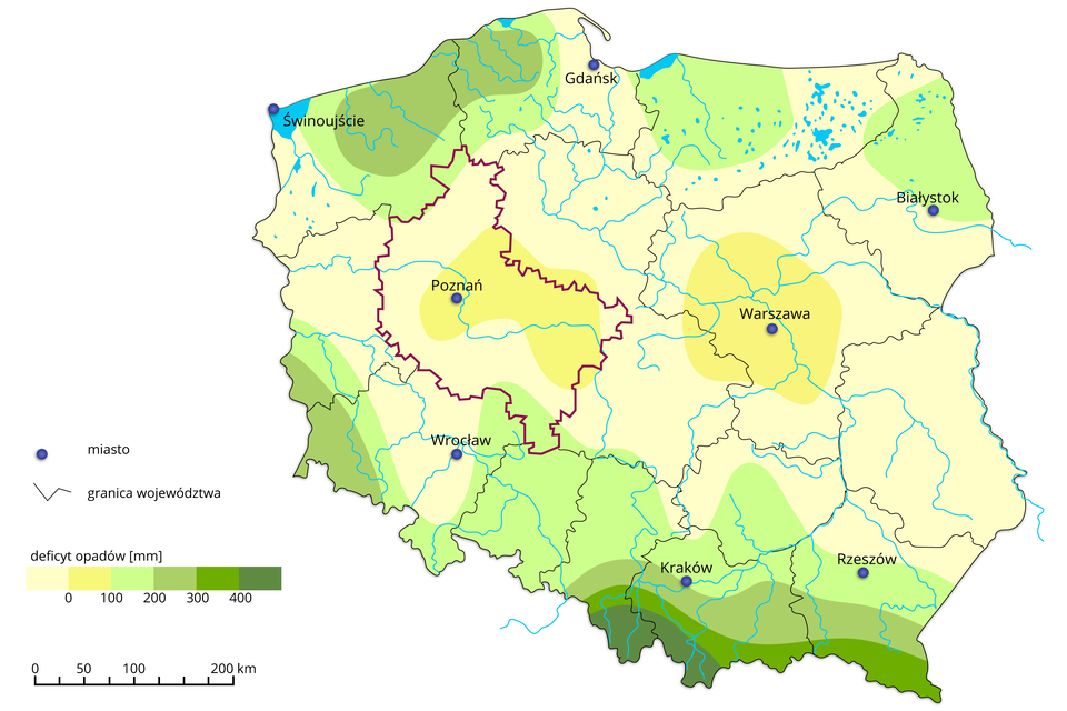 Mapa Polski prezentuje klimatyczny bilans wodny w latach 1951‑2000. Na mapie zaznaczono Świnoujście, Gdańsk, Warszawę, Białystok, Wrocław, Kraków oraz Rzeszów. Konturem wyróżniono województwo wielkopolskie. Bilans wodny z wartością poniżej zera oraz od zera do 100 milimetrów obejmuje większą część kraju - całą środkową Polskę z zachodu na wschód. W województwie wielkopolskim w części środkowej i wschodniej bilans wynosi od zera do 100 milimetrów. Na niewielkim obszarze na południu województwa oraz na północy od 100 do 200. Na pozostałym obszarze poniżej zera. Wokół Warszawy wyróżniono obszar z opadami od 0 do 100 milimetrów. Na pozostałym obszarze wspomnianego pasa środkowej części kraju bilans jest ujemny. Na południu oraz na północy Polski bilans jest nieco wyższy. Sytuacja lepiej przedstawia się na Pomorzu, Warmii i Mazurach oraz w północno‑wschodniej części województwa podlaskiego. Najwyższy bilans jest na południu województwa małopolskiego i śląskiego - od 400 do 500 milimetrów.      
