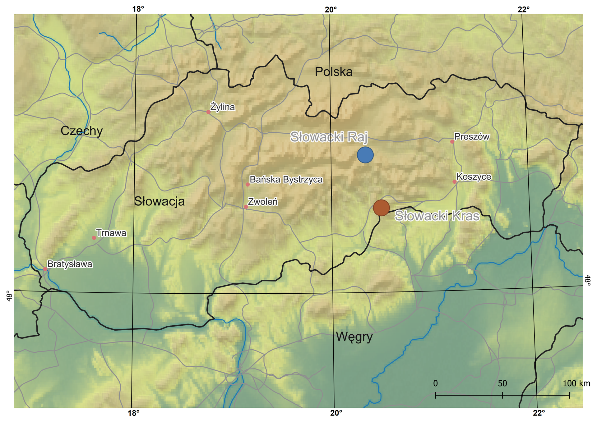 Mapa Słowacji przedstawiająca lokalizacje Słowackiego Raju (centrum kraju) oraz Słowackiego Krasu (na południowej granicy z Węgrami).