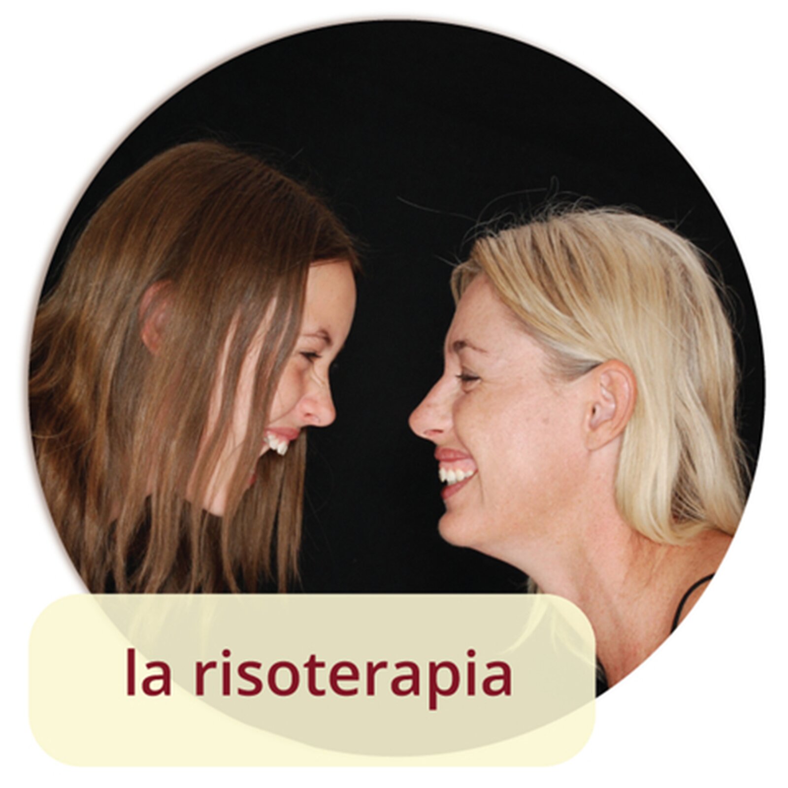 Na grafice widoczne są głowy dwóch kobiet. Kobiety zwrócone są do siebie twarzami i śmieją się. Pod zdjęciem znajduje się napis la risoterapia.