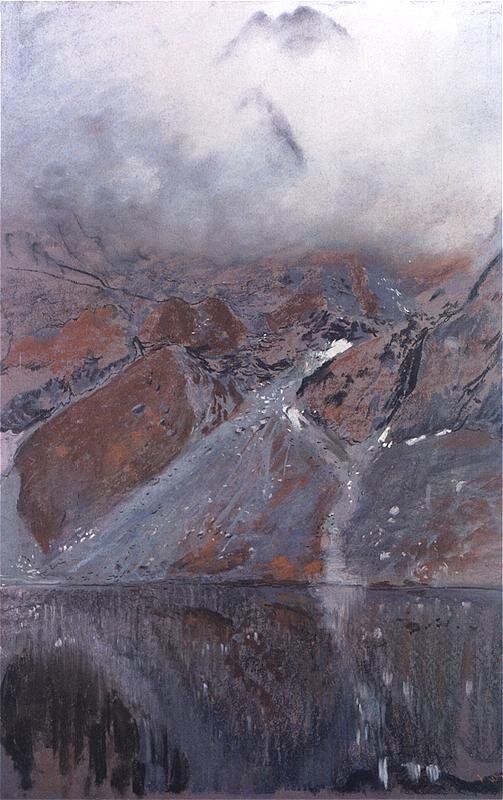 Obraz przedstawia tatrzański krajobraz. Na pierwszym planie namalowane zostało jezioro. Jego tafla jest gładka. Odbijają się w niej zarysy gór. W tle ukazane są zbocza górskie poprzecinane żlebami. Są to tylko zarysy pojedynczych szczytów. Reszta gór zasłonięta jest chmurami.