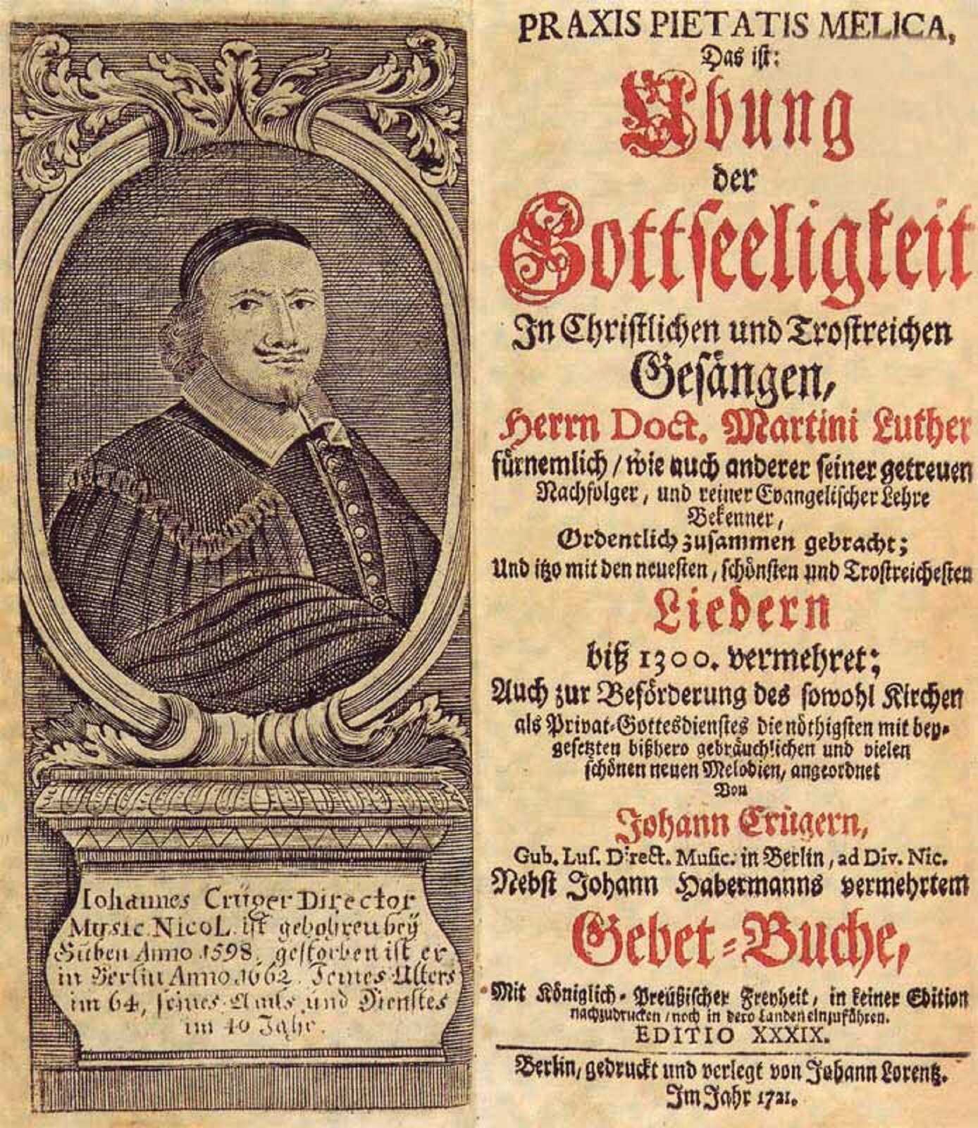 Ilustracja przedstawia XVII-wieczny kancjonał luterański. Ilustracja przedstawia dwukolumnową grafikę zapisaną w języku obcym z popiersiem postaci. Mężczyzna z poważną miną. Ma delikatny wąs i brodę. Na głowie ma ciemne nakrycie głowy, z tyłu wystają lokowane włosy. Ubrany jest w szaty zgodne z epoką, ma duży biały kołnierz.