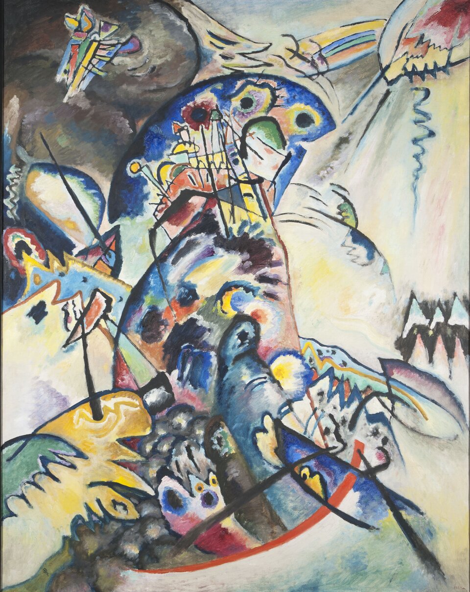 Ilustracja o kształcie pionowego prostokąta przedstawia obraz Wasyla Kandinsky’ego „Błękitna grań”. Grafika ukazuje wielobarwne figury i plamy. Ukazuje abstrakcyjną pracę złożoną z plam i linii, swobodnie rozmieszczonych, o różnej wielkości. Plamy sprawiają wrażenie dynamicznych, poruszających się w różnych kierunkach i przybierających różne formy i kształty. Niektóre z nich obwiedzione są czarnym konturem o zygzakowatej linii, inne zwracają uwagę łukami. Większe zagęszczenie plan jest w centrum, a najbardziej pozbawiona ich jest prawa strona. Tło jest jasne, kremowe.