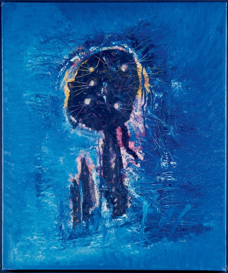 Praca przedstawia granatową postać o nieoczywistym kształcie. Wytwór wyobraźni autora przypomina głowę wraz z szyją, które są zwrócone w lewą stronę, od tyłu głowy odchodzi gruba linia, na wzór kosmyka włosów lub ogona. Całość postaci jest jedynie cieniem, zwróconym w lewy, górny kąt obrazu. W głowie istoty, znajduje się pięć jasnych punktów, od których odchodzą cienkie linie, wychodzące poza kształt głowy. W centrum głowy umieszczony został szkielet człowieka, szkielet jest małych rozmiarów i jest zwrócony w przeciwną stronę niż głowa. Postać zajmuje większą część obrazu i jest ona osadzona na niebieskim tle. Wokół głowy, artysta rozproszył żółtą, różową i białą farbę, która przechodzi w niebieski. Przy lewym rogu znajdują się dwa kształty, na kształt budynków.