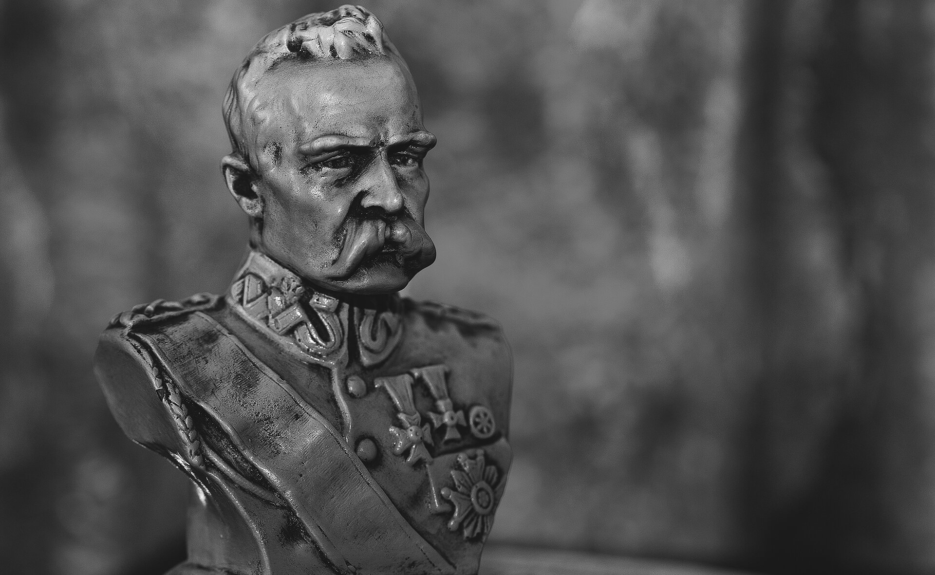 Popiersie Józefa Piłsudskiego Popiersie Józefa Piłsudskiego Źródło: licencja: CC 0.