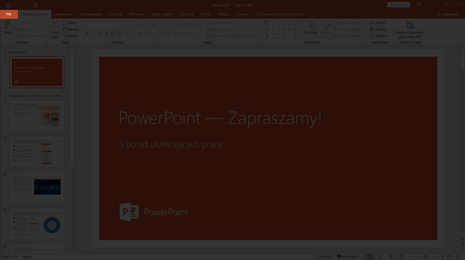 Zrzut ekranu przedstawia położenie przycisku Plik w programie Microsoft PowerPoint. Przycisk Plik widoczny jest po lewej stronie na samej górze okna. 