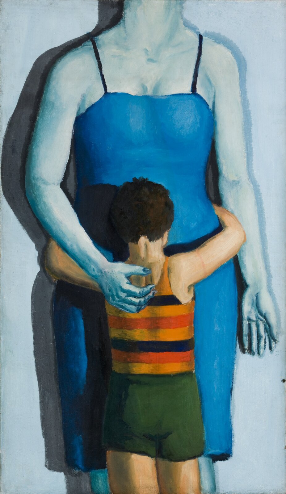 Obraz przedstawia stojącą przodem kobietę, ujętą od szyi do kolan. Jej lewa ręka jest opuszczona wzdłuż ciała, a prawa położona na plecach stojącego przed nią syna. Jej skóra jest niebiesko‑szara, bardzo blada. Ma na sobie niebieską sukienkę na ramiączkach. Chłopiec stoi przodem do matki, ubrany jest w pasiastą koszulkę i krótkie, zielone spodenki. Jego skóra ma ciepły, żółtawy odcień, a jego włosy są ciemnobrązowe. Obejmuje kobietę, przytulając się do jej brzucha. Tło stanowi jasnoniebieska ściana. 