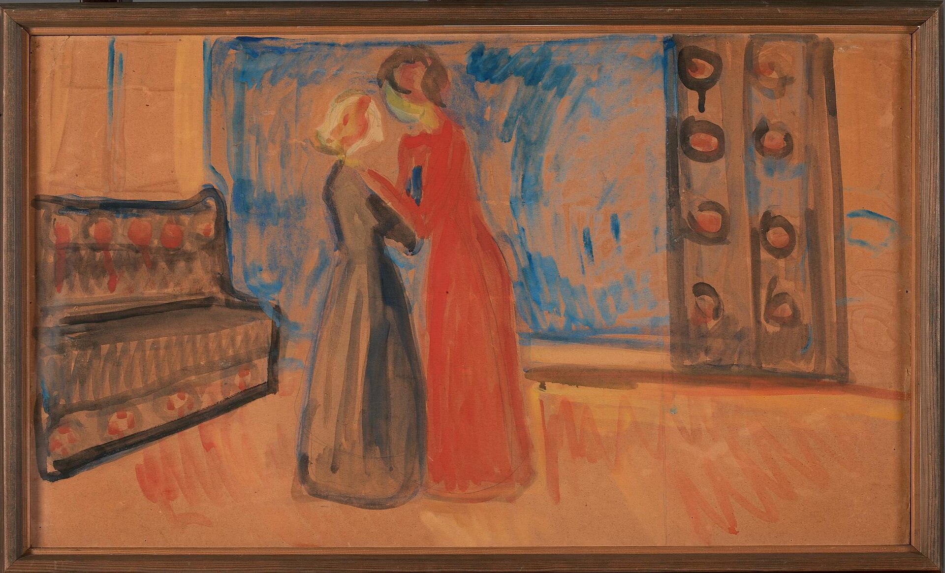 Grafika prezentuje obraz będący schematycznym kolorowym projektem scenografii teatralnej. Z lewej strony elegancka kanapa, stojąca bokiem do dużego okna. Na wprost kolorowe zasłony. Na środku dwie postaci kobiece w długich sukniach, stojące obok siebie. 