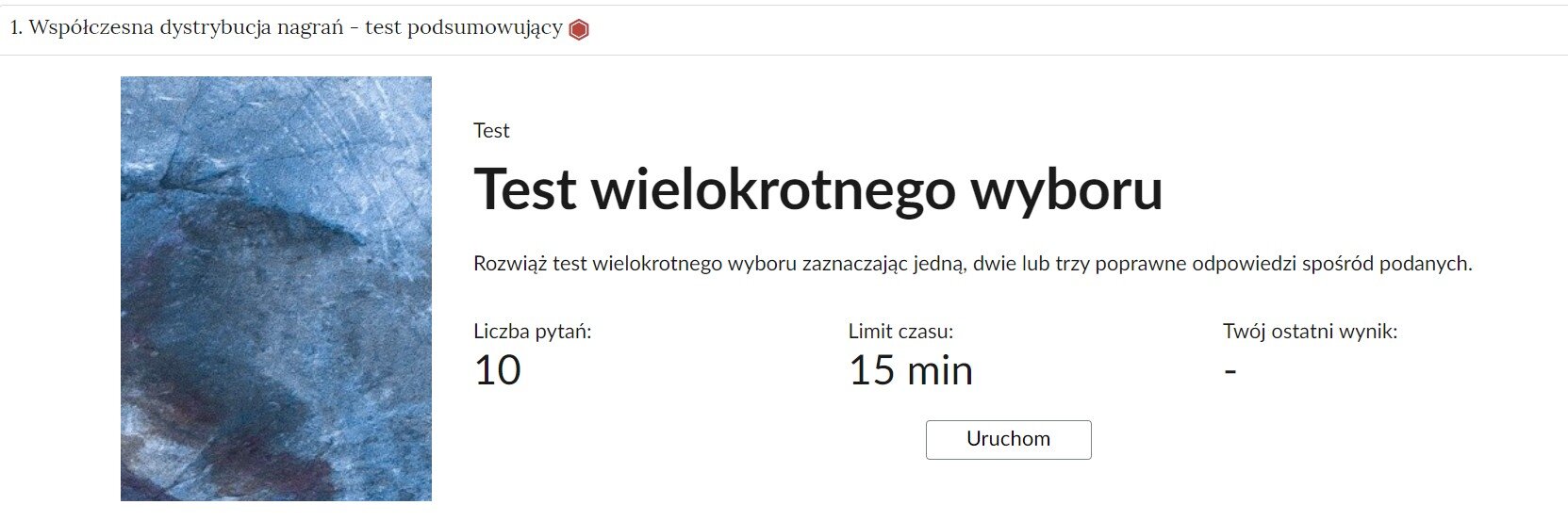 Grafika przedstawia widok testu wielokrotnego wyboru z oznaczeniami liczby pytań, czasu na jego wykonanie, ikonką uruchomienia testu.