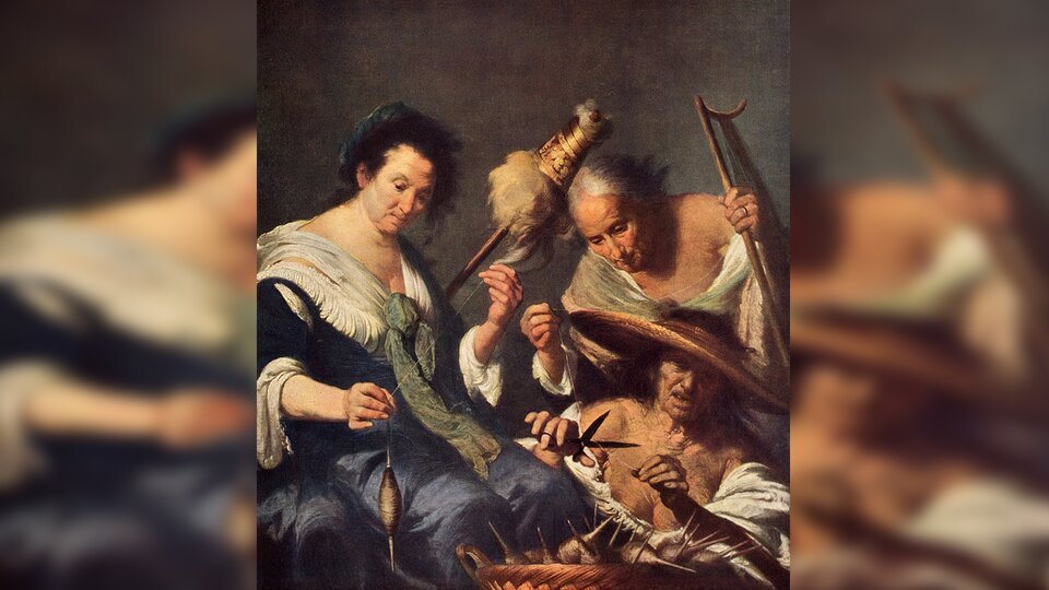 Ilustracja przedstawia oraz na którym są trzy starsze kobiety w trakcie pracy przy przędzeniu nici. Pierwsza kobieta z lewej strony w dłoniach trzyma nici, które biegną od stojącej za nią kądzieli. Kobieta po prawej stronie trzyma w rękach motowidło do nawijania nici. Kobieta siedząca w prawym dolnym rogu, jest najstarsza, nożyczkami tnie nici. Ta kobieta ma wykrzywioną twarz, a na głowie słomkowy kapelusz. Przed kobietami stoi wiklinowy koszyk z gotowymi motkami z nićmi.