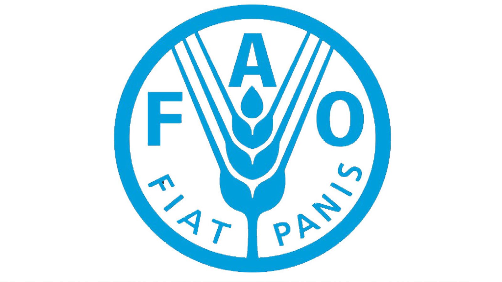 Ilustracja przedstawia niebieskie logo na białym tle. Widoczny jest okrąg, w który pośrodku wpisany jest kłos zboża charakteryzujący rolnictwo. Dzieli on okrąg na trzy części, w których w każdej znajduje się litera F, A oraz O. U dołu widoczny jest napis:FIAT PANIS.