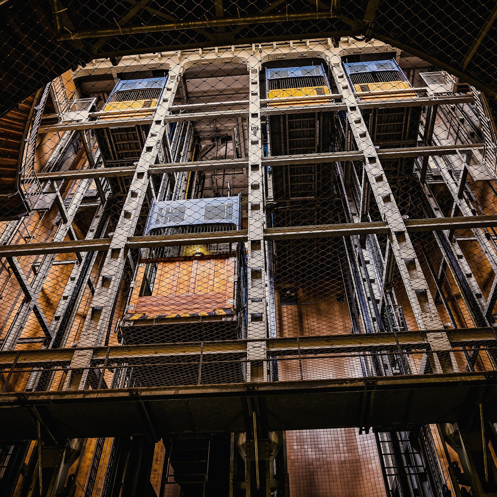 Zagrożenia związane z konserwacją urządzeń dźwigowych