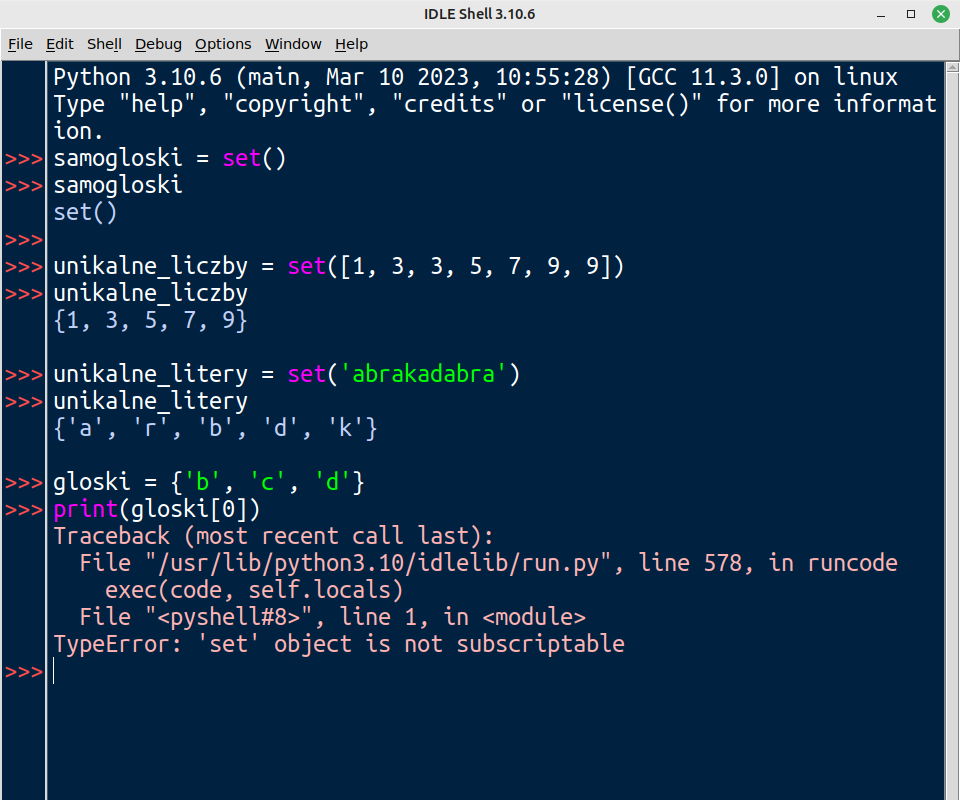 Grafika prezentuje zapis kodu źródłowego na slajdzie oraz informację o błędzie.