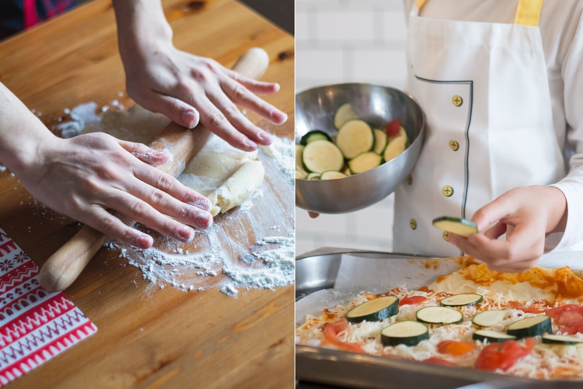 Ilustracja składa się z dwóch zdjęć. Na zdjęciu po lewej widoczny jest drewniany blat kuchenny posypany mąką, na którym rozwałkowywane jest ciasto. Widoczne są dwie dłonie dotykające drewnianego wałka, który leży na rozwałkowywanym cieście. Na zdjęciu po prawej widoczny jest fragment osoby w fartuszku kuchennym, która w prawej dłoni trzyma dużą miskę wypełnioną plastrami cukinii. W lewej dłoni trzyma plaster cukinii, który układa na wypieku w prostokątnej foremce.