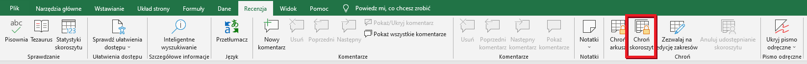 Ilustracja przedstawia pasek menu. Wybrano opcję Recenzja, a następnie Chroń skoroszyt. 