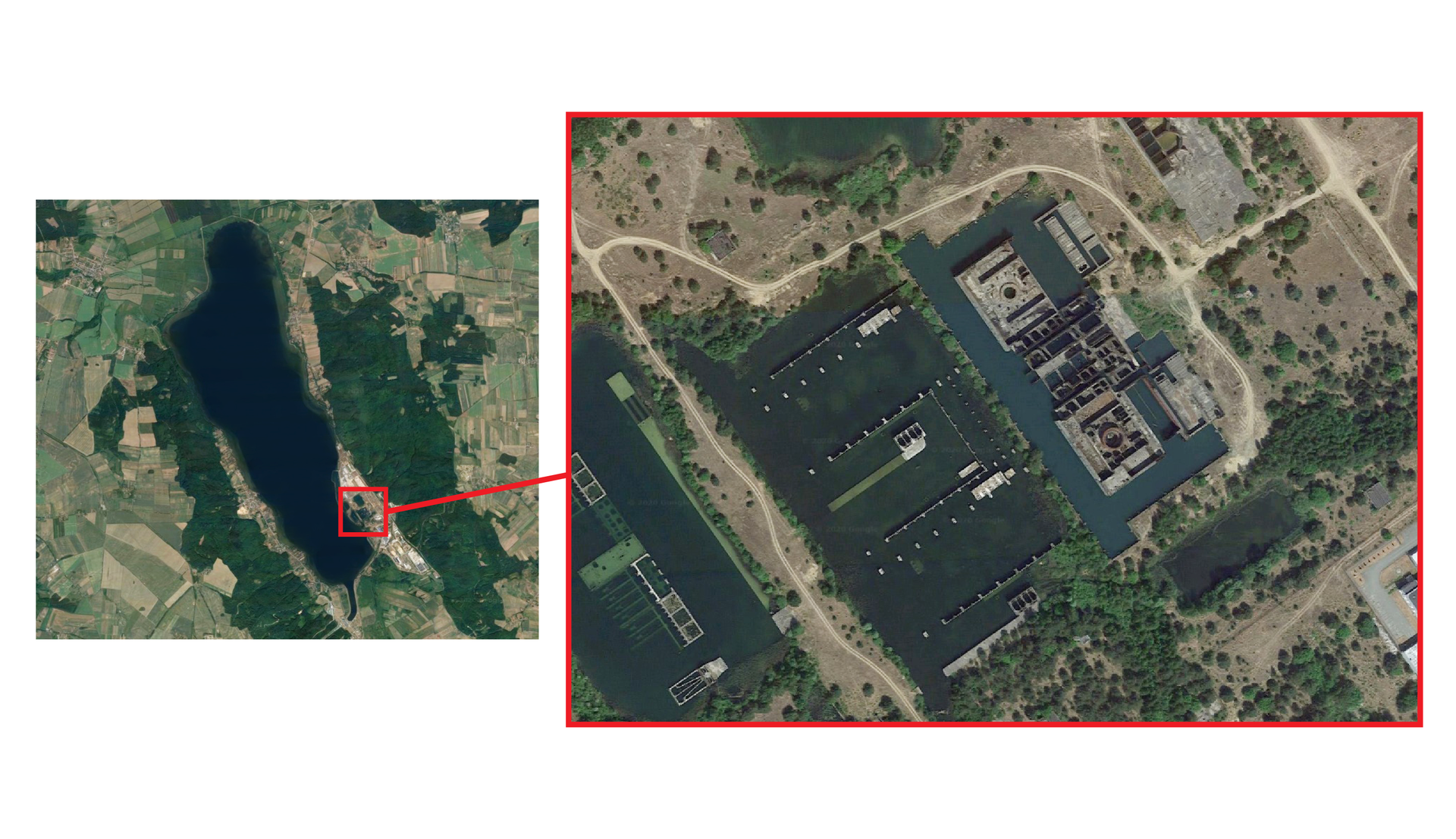 Zdjęcie satelitarne przedstawia pozostałości po budowie Elektrowni Jądrowej Żarnowiec. Pierwsze zdjęcie prezentuje ogólne otoczenie elektrowni z jeziorem oraz lasami obok, drugie przedstawia w przybliżeniu sam teren elektrowni. Widać tam fundamenty pod przyszłe reaktory oraz niedokończone elementy elektrowni.