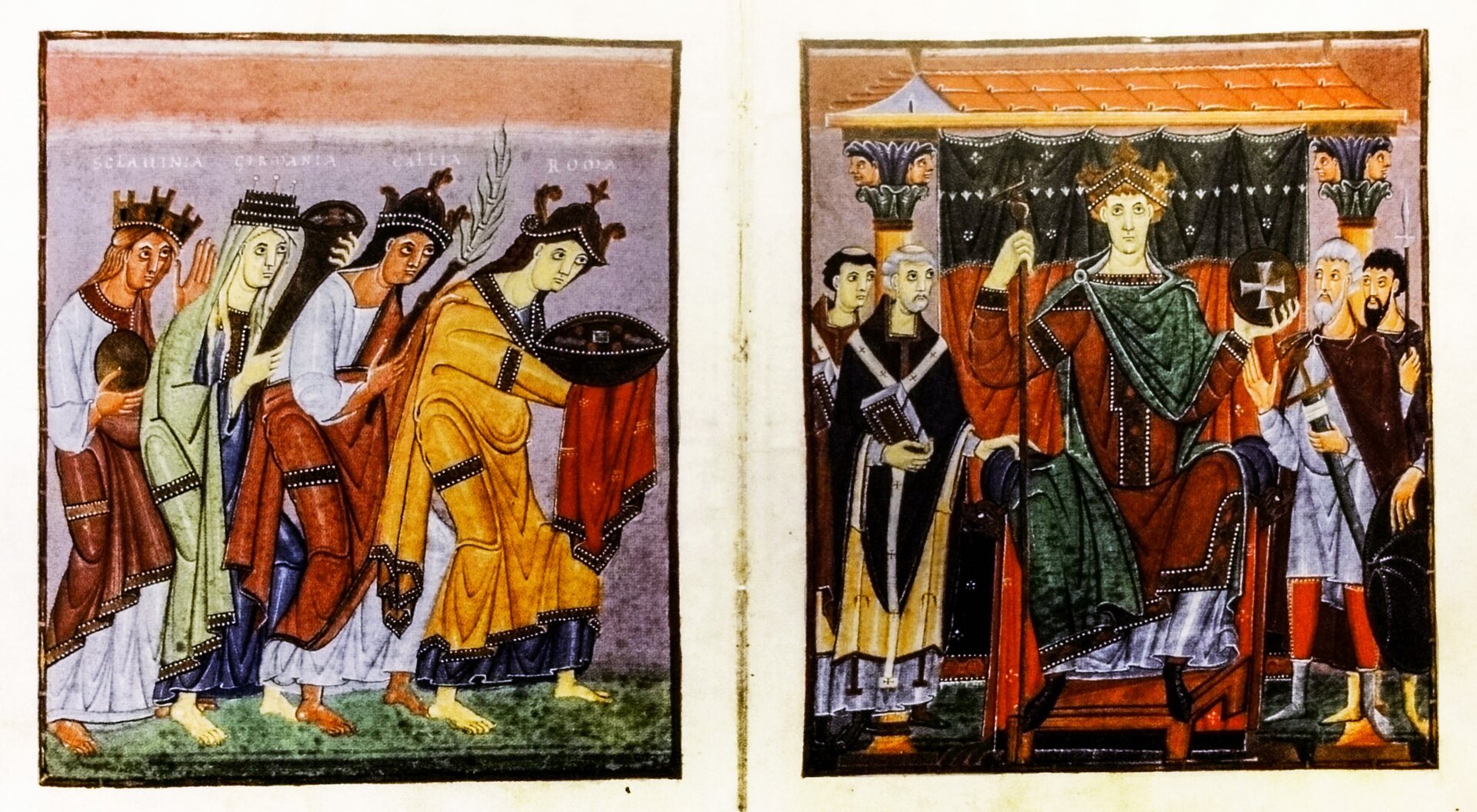 Ilustracja przedstawia dwie karty z iluminowanej księgi. Po prawej stronie cesarz na tronie w otoczeniu dworzan i duchownych, siedzi i patrzy na wprost widza. W prawej dłoni dzierży berło na drzewcu, w lewej jabłko z krzyżem greckim. Za tronem rozpostarty gobelin i tympanon wsparty na dwóch kolumnach, których szczyty zdobione są twarzami ludzkimi i liśćmi akantu. Na karcie po lewej stronie widoczne cztery postacie żeńskie z profilu, ustawione jedna za drugą, idące boso w kierunku cesarza, w geście pokłonu, z darami w rękach. Pierwsza po prawej odziana w żółtą szatę, druga z prawej w biel przepasaną brązem, o brązowej karnacji skóry, trzecia kobieta od prawej o jasnej karnacji skóry w fioletowej szacie z jasnozieloną tuniką narzuconą na głowę, czwarta o brązowej karnacji skóry w białej szacie przepasanej tkaniną koloru brązowego. Nad niewiastami zamieszczono podpisy po łacinie. 