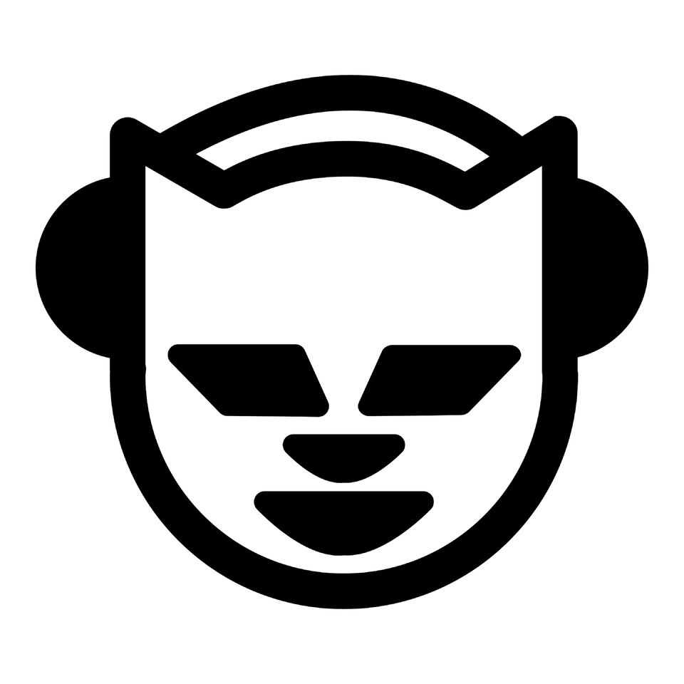 Ilustracja przedstawia logo firmy Napster. Napster jest to aplikacja pozwalająca na wyszukiwanie, zakup oraz pobieranie plików mp3. Logo stworzone jest z zarysu twarzy kota ze słuchawkami.