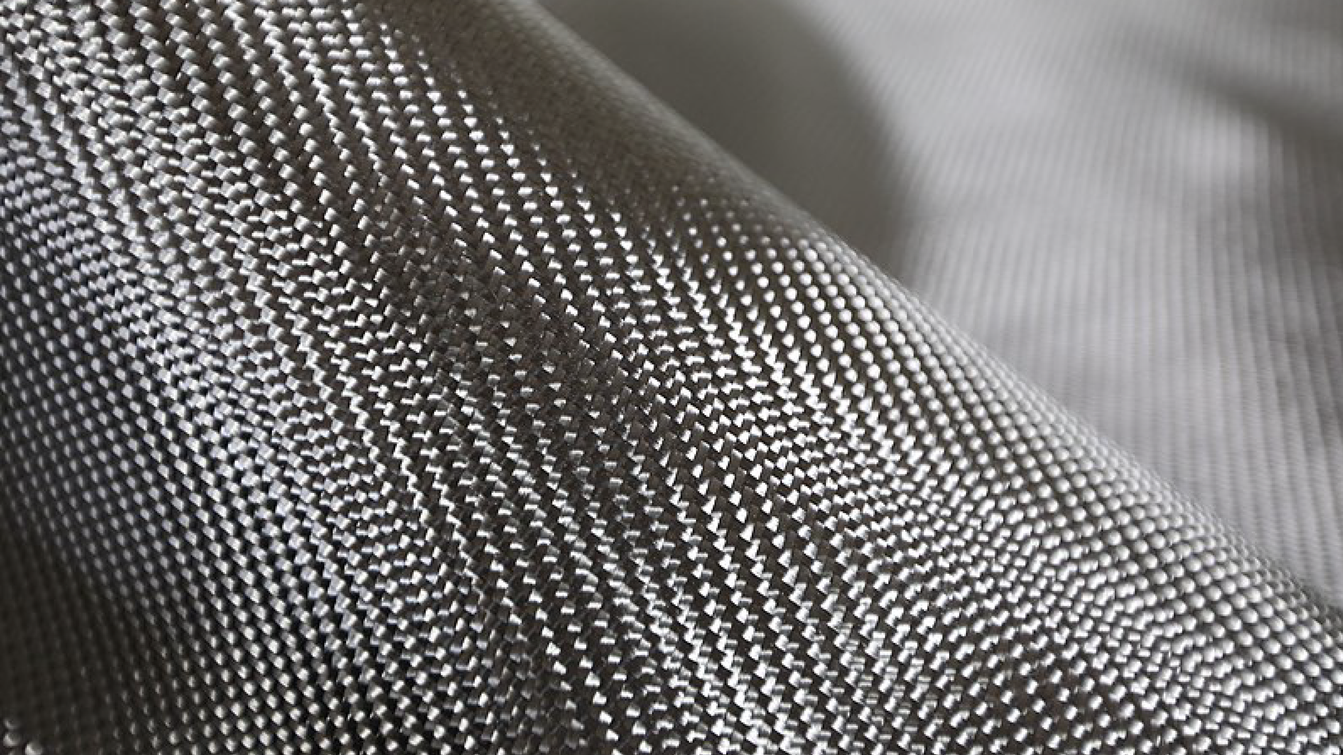 Zdjęcie przedstawia duże zbliżenie na kawałek włókna.