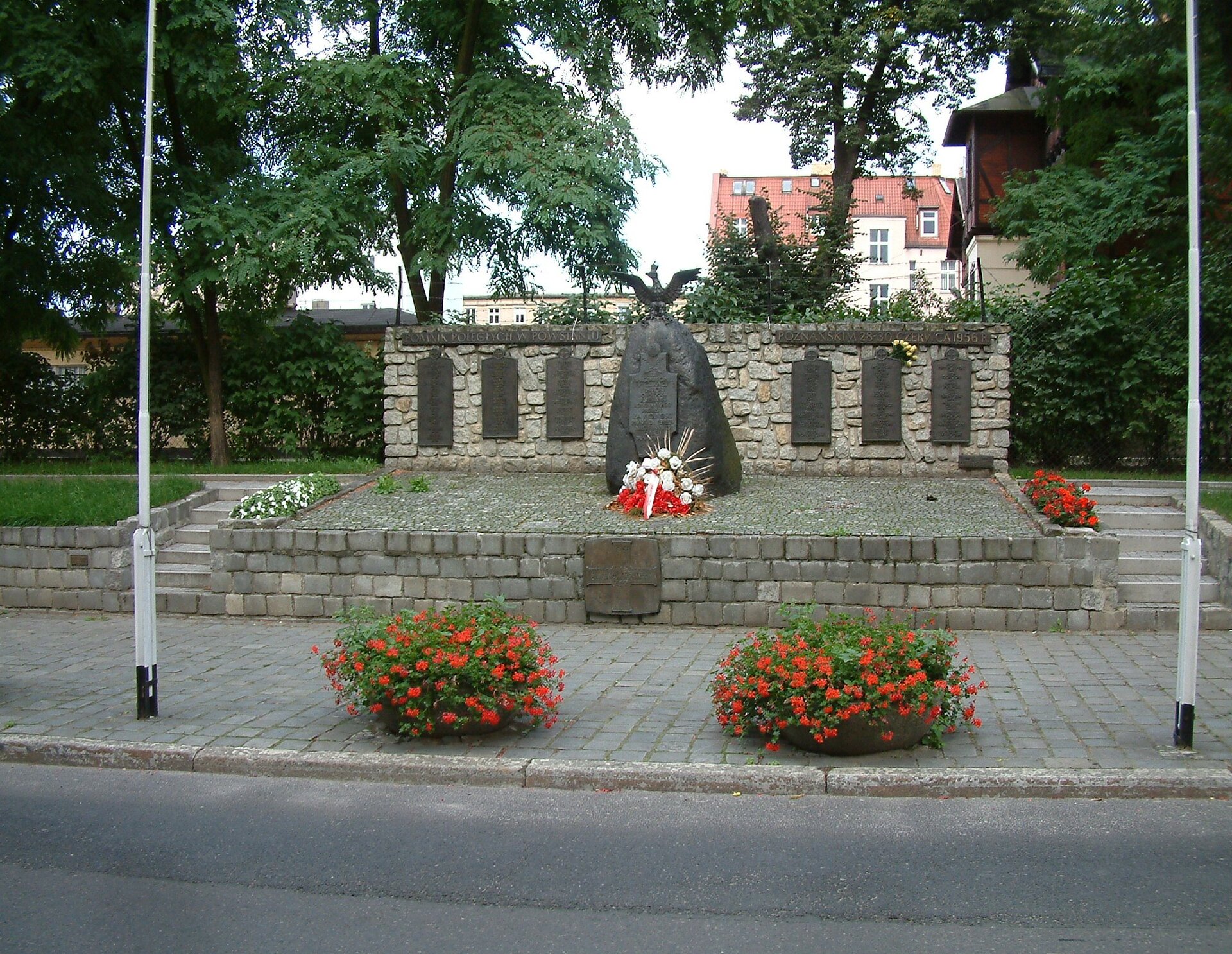 Pomnik ofiar poznańskiego czerwca 1956 Źródło: Radomil, Pomnik ofiar poznańskiego czerwca 1956, Fotografia, licencja: CC BY-SA 3.0.