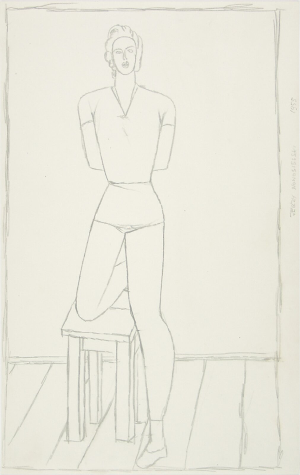 Praca Jerzego Nowosielskiego pod tytułem „Postać”. Rysunek prezentuje postać osoby o bliżej nieokreślonej płci. Postać ma średniej długości włosy, mniej więcej do połowy szyi. Ubrana jest w krótką koszulkę z kołnierzem i krótkie szorty. Postać ma dłonie schowane za plecami. Postać stoi przy ścianie, opierając lewe kolano o taboret. 