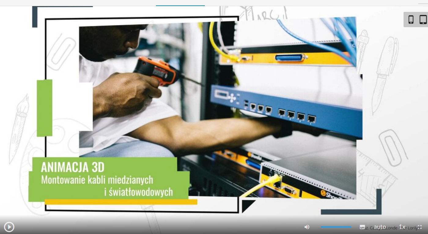 Ilustracja przedstawia ekran startowy animacji trzy de. W prawym dolnym rogu ekranu znajduje się prostokątna plansza z tytułem animacji: Montowanie kabli miedzianych i świtłowodowych. W tle znajduje się zdjęcie startowe filmu‑mężczyznę podłączającego kable, trzymającego w dłoni miernik natężenia prądu. Na dole znajduje się pasek odtwarzania.