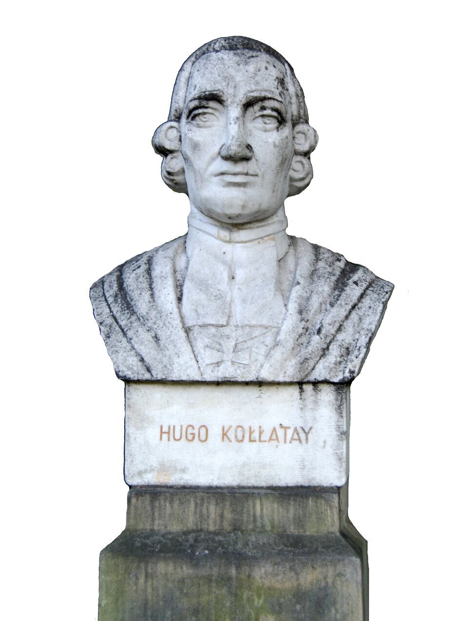 Kliknij, aby powiększyć Na zdjęciu znajduje się popiersie Hugona Kołłątaja w peruce na głowie z lokami po bokach. Pod szyją ma ozdobny pektorał. Na szyi zawieszony krzyż. Jego twarz jest skupiona. Popiersie stoi na cokole, gdzie widnieje napis: Hugo Kołłątay.