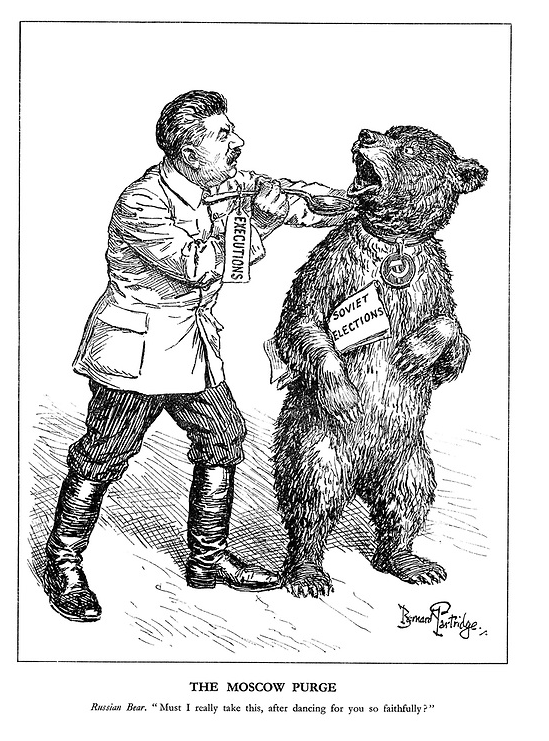 Na rysunku widoczny jest Józef Stalin, który podaje niedźwiedziowi do pyska coś na łyżce. Do łyżki przymocowana jest etykieta z napisem: egzekucje. Niedźwiedź ma rozdziawioną paszczę. Na szyi ma obrożę z symbolem sierpa i młota. Pod pachą trzyma gazetę z widocznym tytułem Wybory sowieckie.