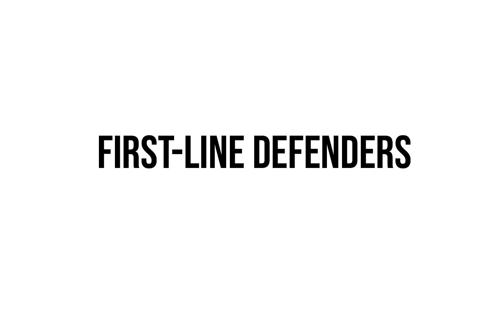 Grafika przedstawia czarny napis: FIRST-LINE DEFENDERS, na białym tle. 