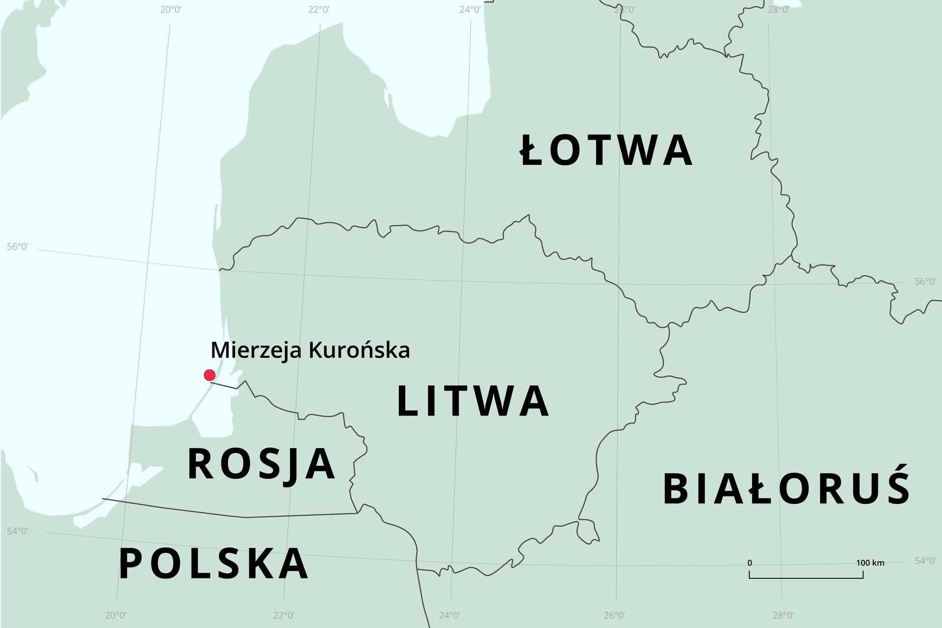 Mapa polityczna przedstawiająca Litwę oraz kraje sąsiadujące – Rosję, Polskę, Białoruś, Łotwę. Lądy oznaczono kolorem jasnozielonym, Morze Bałtyckie nieco jaśniejszym odcieniem koloru zielonego. Granice państw czarnymi liniami. W prawym dolnym rogu pozioma podziałka z odcinkiem oznaczonym jako sto kilometrów. Mapa pokryta siatką południków i równoleżników co dwa stopnie. Na granicy Rosji i Litwy oznaczono czerwoną kropką Mierzeję Kurońską. 