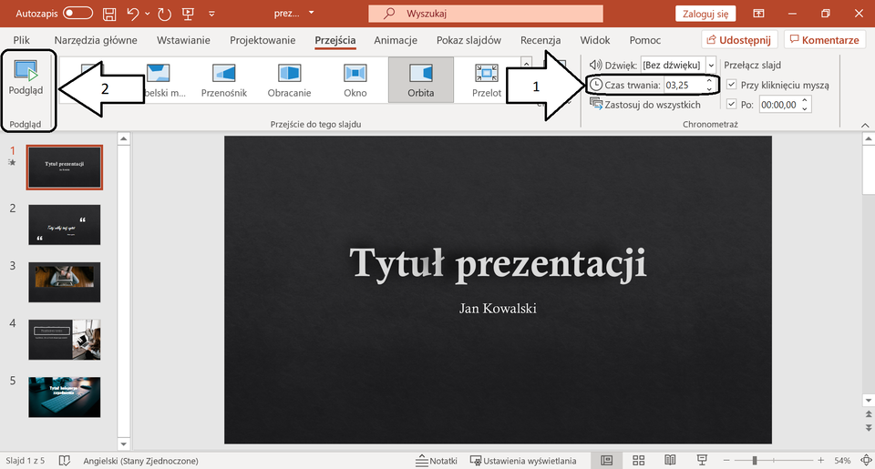 Ilustracja przedstawia otwarty program PowerPoint, w którym otwarta jest prezentacja. U góry na pasku zadań została wybrana opcja Przejścia. Po prawej stronie strzałka oznaczona cyfrą 1 wskazuje na opcję czas trwania, na której ustawiona jest opcja 03;25. Po lewej stronie strzałka oznaczona cyfrą 2 wskazuje na opcję Podgląd. 