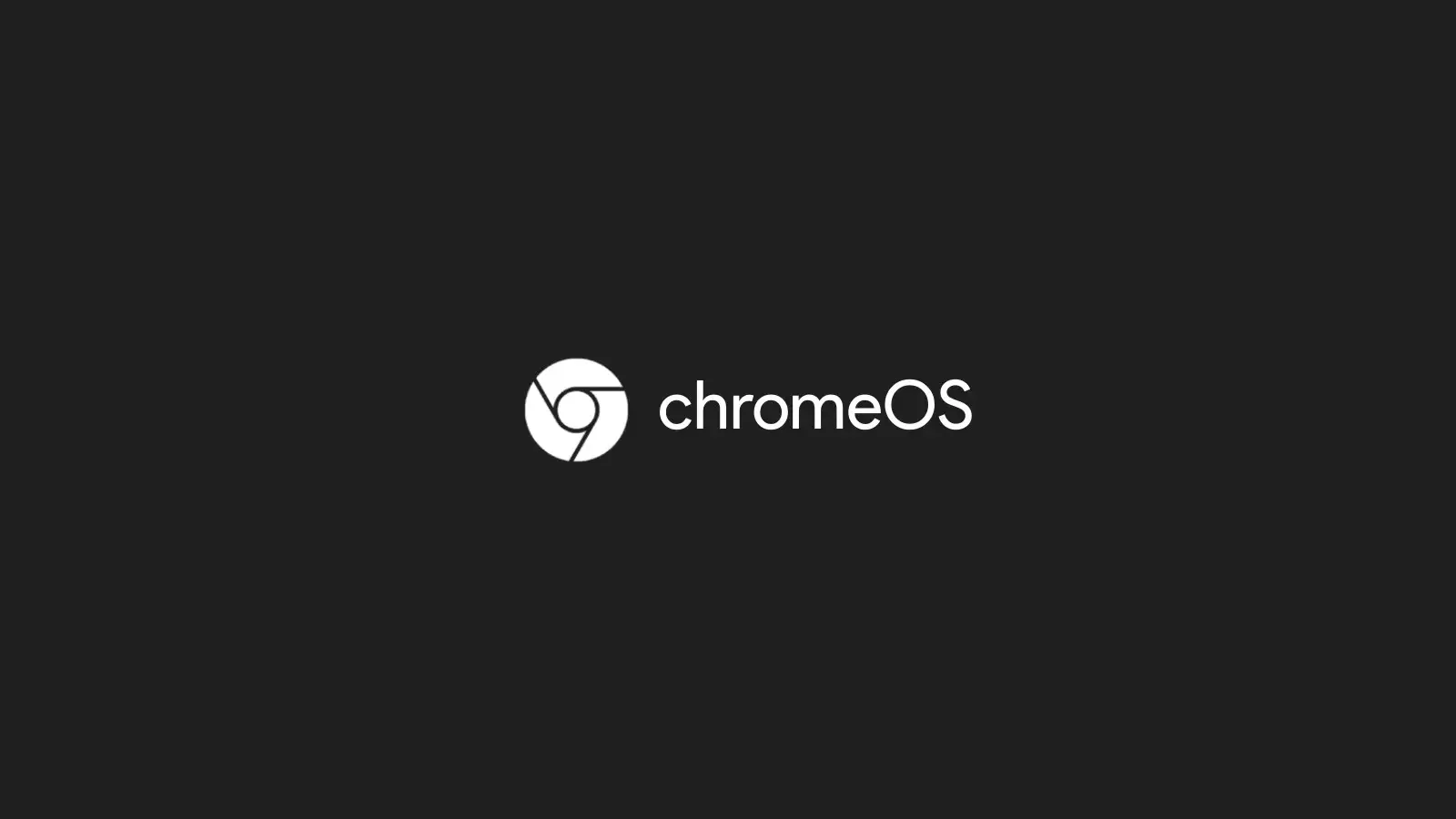 Na zdjęciu przedstawiono ekran powitalny dla Chrome OS Flex.W centralnej części zdjęcia na czarnym tle znajduje się logo Chrome. Logo jest w kształcie okręgu. W centralnej części okręgu znajduje się białe koło z białą obwódką. Całość przypomina obracającą się piłkę. Obok loga znajduje się napis: ChromeOS.