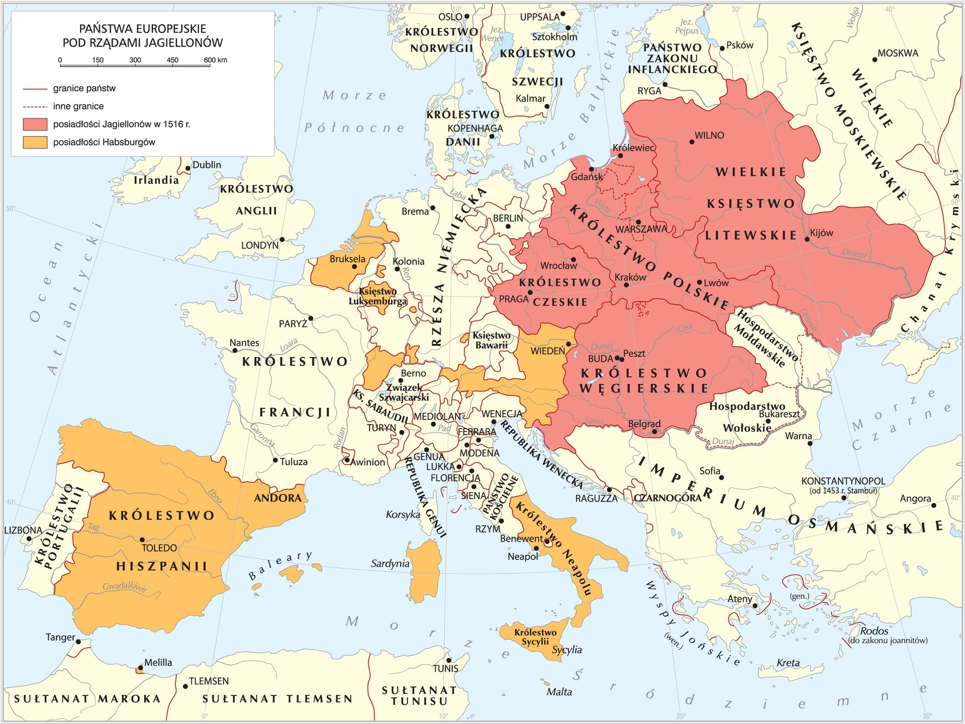 Ilustracja przedstawia mapę konturowa Europy z zaznaczonymi państwami europejskimi pod rządami Jagiellonów.  Posiadłości Jagiellonów w 1516 roku obejmowały Królestwo Polskie z Królewcem i Gdańskiem na północy, Warszawą w centralnej części oraz Krakowem i Lwowem na południu. Od wschodu Królestwo Polskie sąsiadowało z Wielkim Księstwem Litewskim, które także wchodziło w skład posiadłości Jagiellonów. Wielkie Księstwo litewskie obejmowało swoim zasięgiem tereny na północ od Wilna, przez Kijów, aż do wybrzeża Morza Czarnego. Do posiadłości Jagiellonów w 1516 roku należało także Królestwo Węgierskie (Buda, Peszt i Belgrad) oraz Królestwo Czeskie (Praga, Wrocław). Na mapie zaznaczono także posiadłości Habsburgów. Należą do nich leżące na zachodzie od Królestwa Wigierskiego tereny dzisiejszej Austrii z Wiedniem, obszar leżący na północ od współczesnej Szwajcarii, Księstwo Luksemburga oraz teren współczesnej Belgii z Brukselą, a także Królestwo Hiszpanii z Andorą i Królestwo Neapolu (południowa cześć półwyspu apenińskiego) z miastami Benewent i Neapol oraz Królestwo Sycylii i Sardynia oraz Baleary.