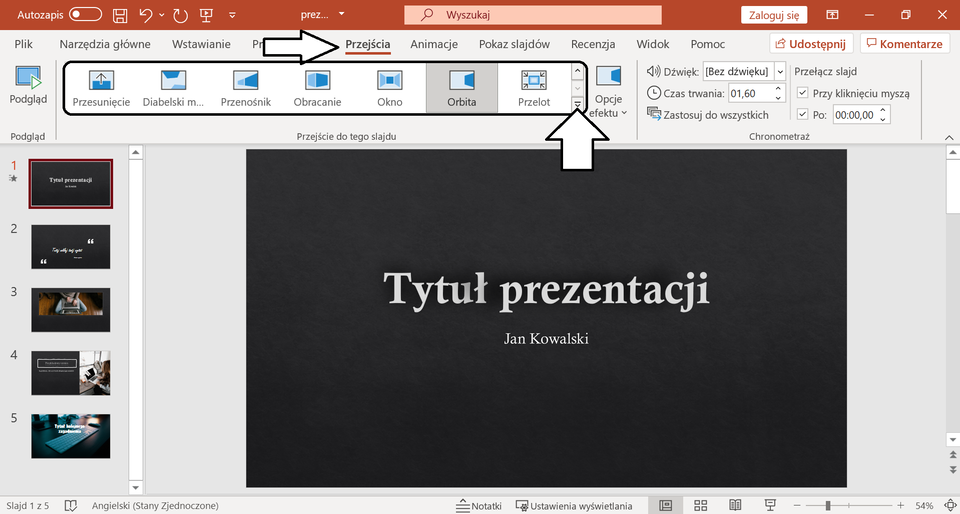 Ilustracja przedstawia otwarty program PowerPoint, w którym otwarta jest prezentacja. U góry na pasku zadań została wybrana opcja Animacja. Następnie poniżej po wyświetleniu się grafik z możliwymi animacjami została wybrana opcja Orbita. Biała strzałka po lewej stronie okna z przejściami wskazuje na suwak, którym można przesunąć możliwe opcje w dół. 