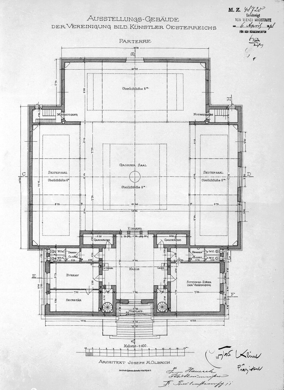 Ilustracja o kształcie pionowego prostokąta przedstawia plan Pawilonu Secesji Olbricha. Jest rysunkiem technicznym rzutu obiektu z opisem, wykonany tuszem na białym papierze. Pod rysunkiem znajdują się podpisy i adnotacje naniesione tuszem.