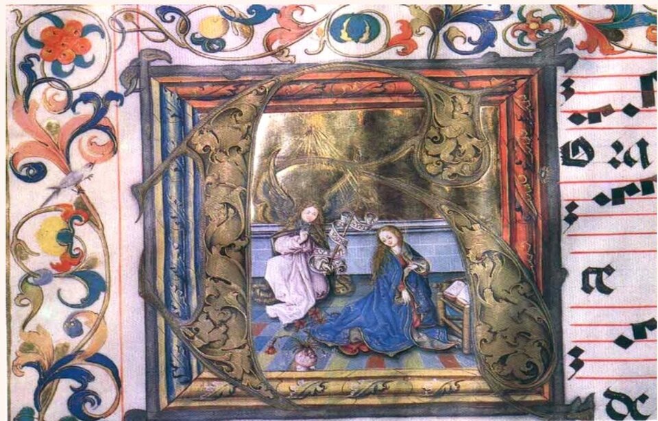 Ilustracja o kształcie poziomego prostokąta przedstawia „Miniaturę z Graduału Jana Olbrachta” wykonaną przez Tomasza i Stanisława. Ukazuje inicjał litery A, w który wkomponowana jest scena Zwiastowania. W dolnej części litery znajduje się klęczący Gabriel w białej szacie i Maria w niebieskiej sukni. Przed nią stoi modlitewnik. Maria odwraca głowę w stronę Archanioła. Litera obwiedziona jest czerwono‑niebiesko‑złotą ramką. Na zewnątrz, od góry i po lewej, znajduje się fragment bordiury w arabeskowe wicie roślinne z kwiatami, a po prawej fragment neumicznego zapisu nutowego na czerwonej pięciolinii.  